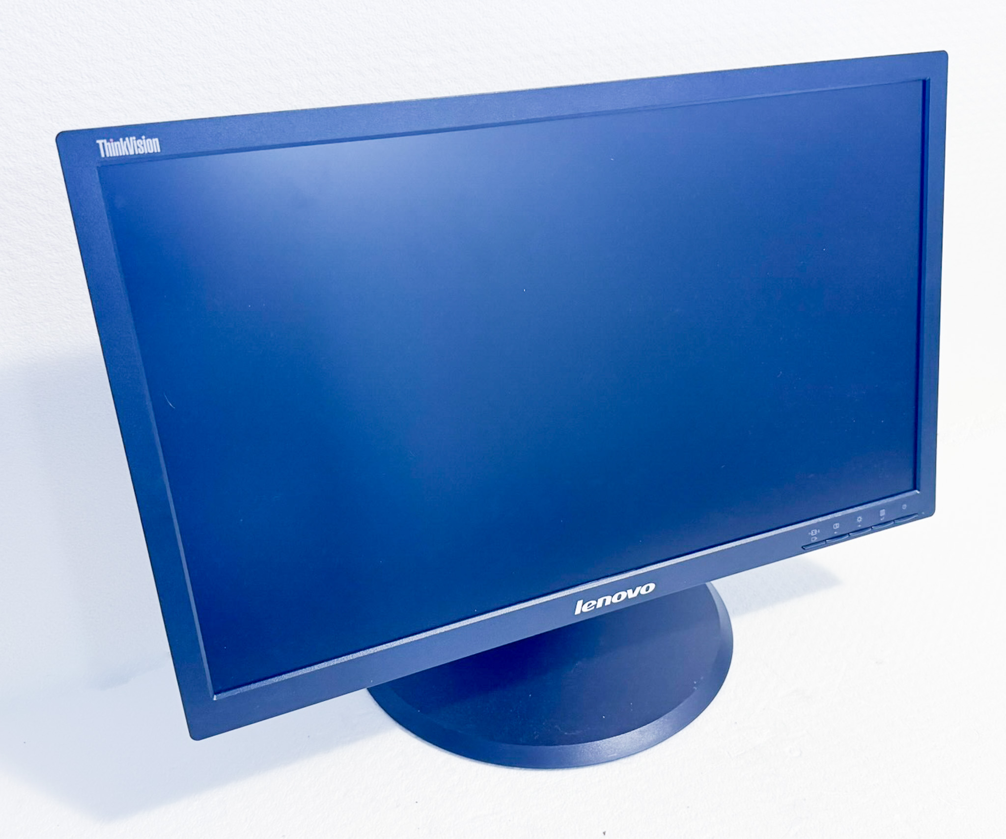 Lenovo ThinkVision LT2323p Wide – 23'' Full HD IPS poslovni monitor z USB hubom in DisplayPort priklopom