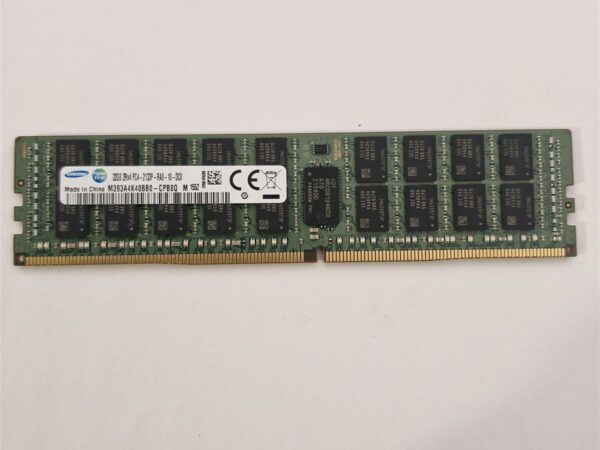 Samsung 32 GB DDR4-2133 ECC RDIMM M393A4K40BB0-CPB0Q